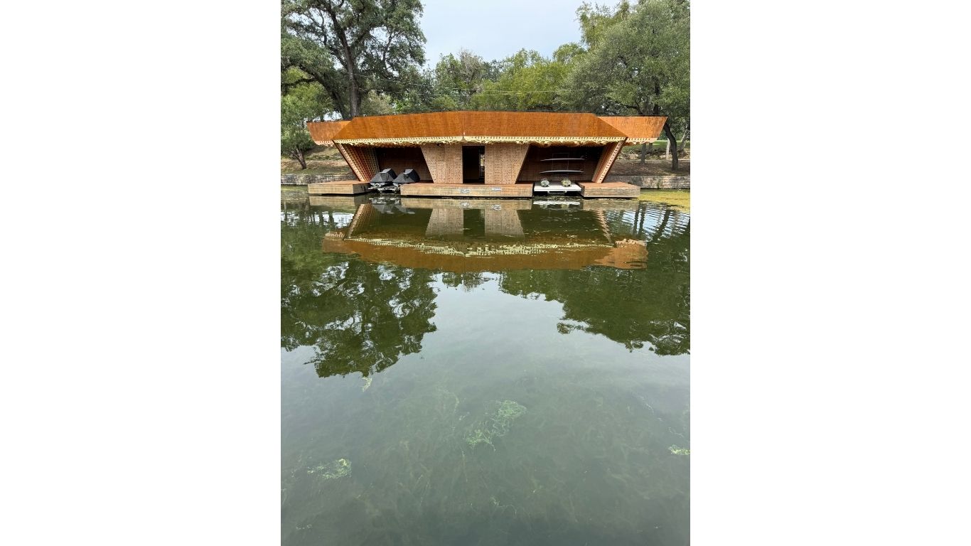 Beyond the Weeds: Your Guide to Boating and Dining on Lake Austin